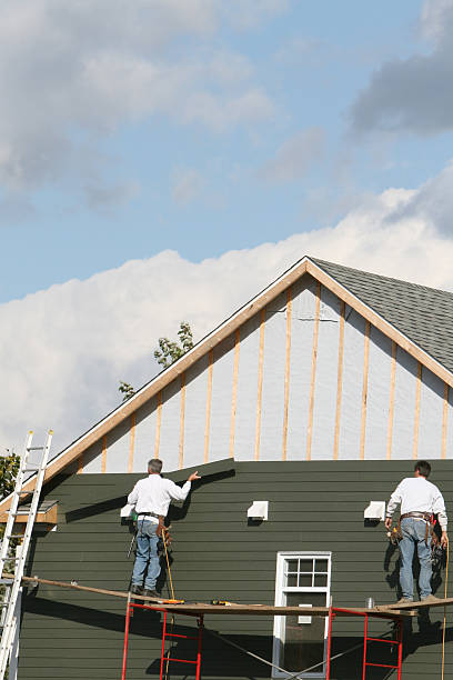 How To Choose The Right Materials for Your Siding Installation in 'Holcom, KS